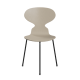 3100 Myren med 3 ben, sort stel af Arne Jacobsen - Farvet finér - Ask - Lys Beige (135) - Jacobsen Plus