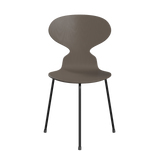 3100 Myren med 3 ben, sort stel af Arne Jacobsen - Farvet finér - Ask - Deep Clay (145) - Jacobsen Plus