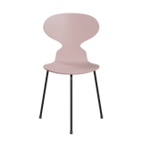 3100 Myren med 3 ben, sort stel af Arne Jacobsen - Farvet finér - Ask - Pale Rose (615) - Jacobsen Plus