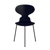 3100 Myren med 3 ben, sort stel af Arne Jacobsen - Farvet finér - Ask - Midnight Blue (895) - Jacobsen Plus