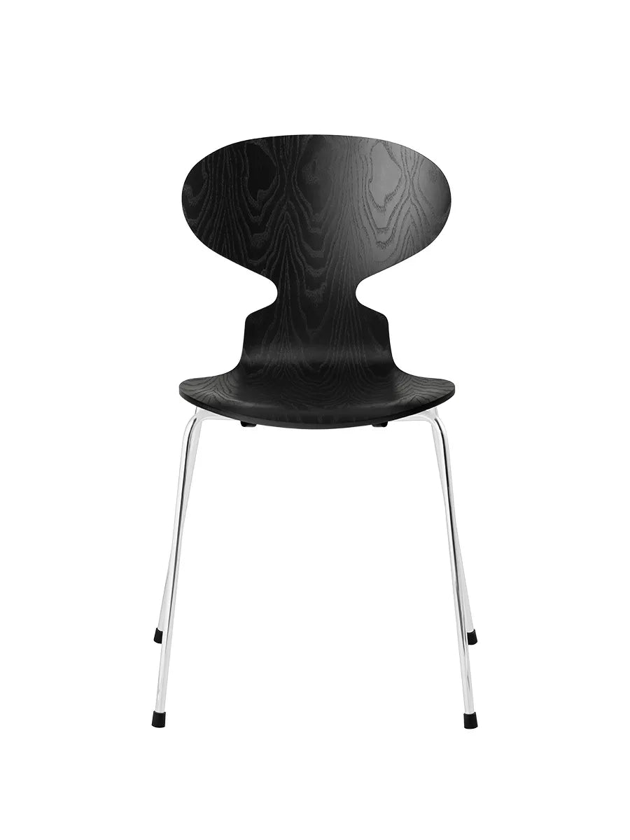 3101 Myren Stol i farvet ask af Arne Jacobsen