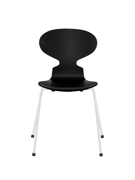 3101 Myren Stuhl lackiert von Arne Jacobsen - Schwarz / Weiß - Jacobsen Plus