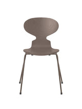 3101 Myren Stol i farvet ask af Arne Jacobsen - Deep Clay / Brown Bronze - Jacobsen Plus
