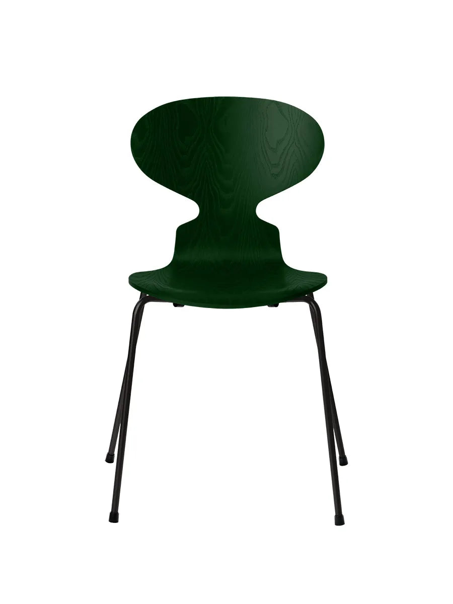 3101 Myren Stol i farvet ask af Arne Jacobsen