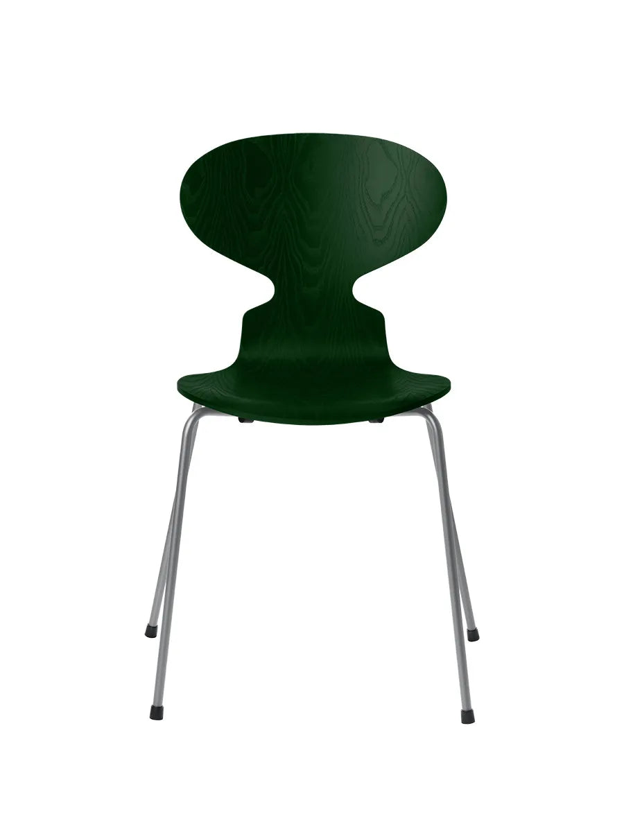 3101 Myren Stol i farvet ask af Arne Jacobsen
