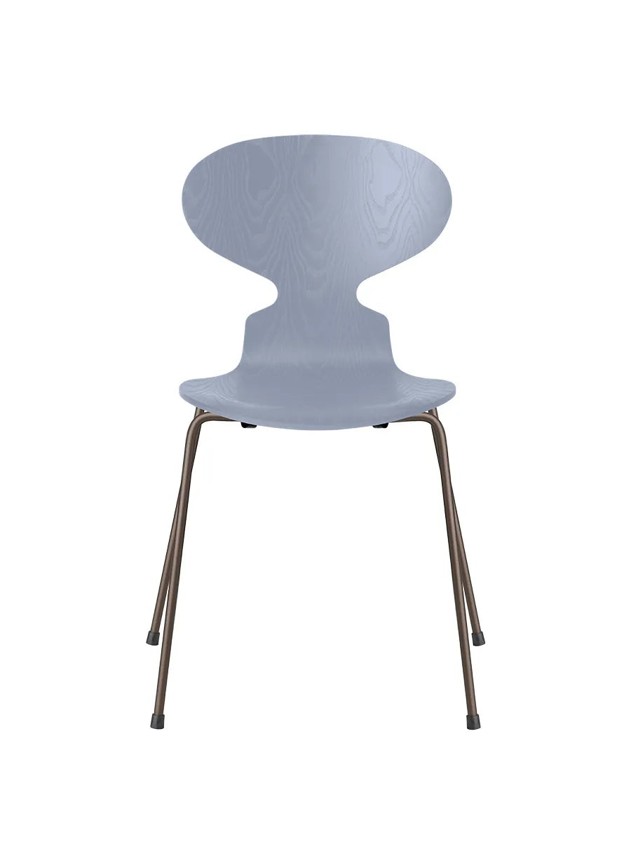 3101 Myren Stol i farvet ask af Arne Jacobsen
