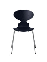 3101 Myren Stol i farvet ask af Arne Jacobsen - Midnight Blue / Silver Grey - Jacobsen Plus