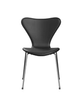 3107 Serie 7 Stuhl, forsidepolstret von Arne Jacobsen - Schwarze Esche (Furnier) / Schwarz Essential Leder - Jacobsen Plus