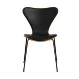 Fritz Hansen - 3107 stol, naturfiner og forsidepolstret i Grace læder - Kirsebær - Sort læder - Brown Bronze stel - Jacobsen Plus