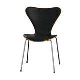 Fritz Hansen - 3107 stol, naturfiner og forsidepolstret i Grace læder - Elm - Sort læder - Krom stel - Jacobsen Plus
