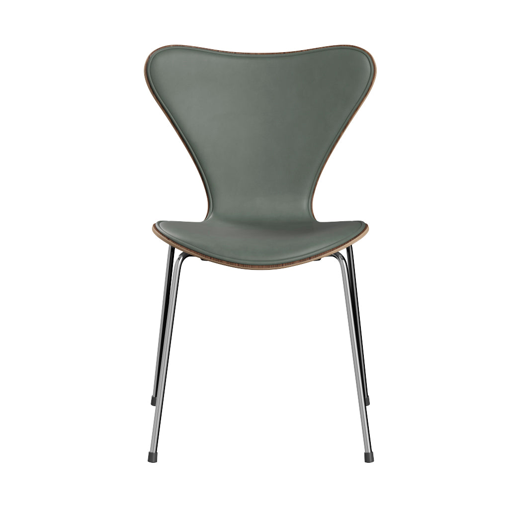 Fritz Hansen - 3107 stol, naturfiner og forsidepolstret i Grace læder - Valnød - Concrete Grey læder - Krom stel - Jacobsen Plus