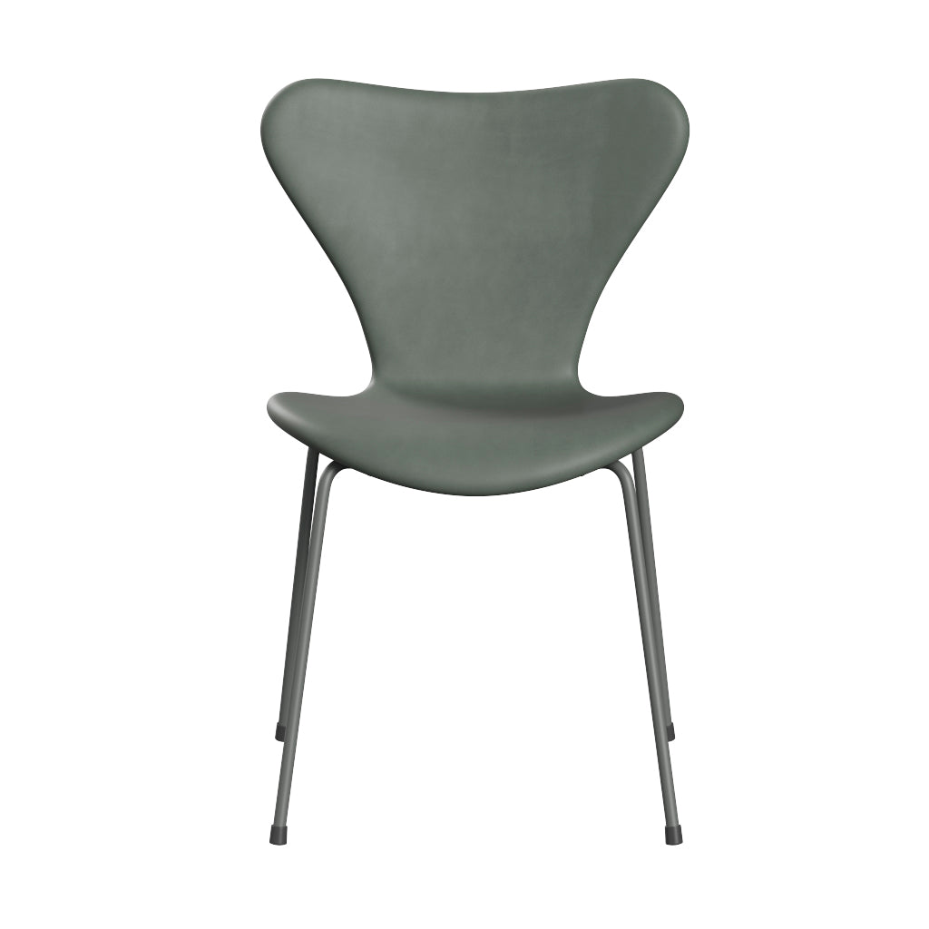 Fritz Hansen - 3107 stol, fuldpolstret i Grace læder - Concrete Grey læder - Silver Grey stel - Jacobsen Plus