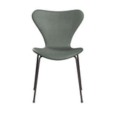 Fritz Hansen - 3107 stol, fuldpolstret i Grace læder - Concrete Grey læder - Warm Graphite stel - Jacobsen Plus