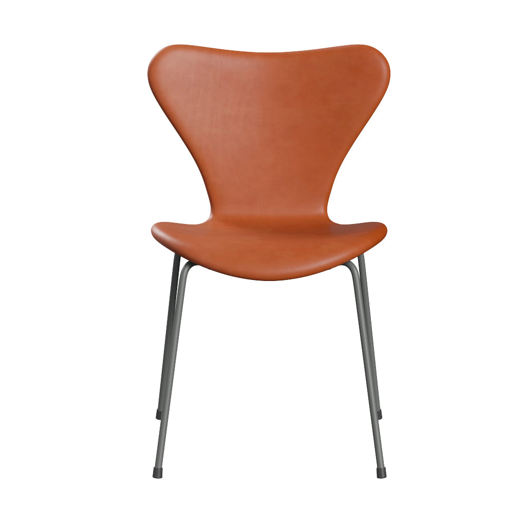 Fritz Hansen - 3107 stol, fuldpolstret i Grace læder - Walnut læder - Silver Grey stel - Jacobsen Plus