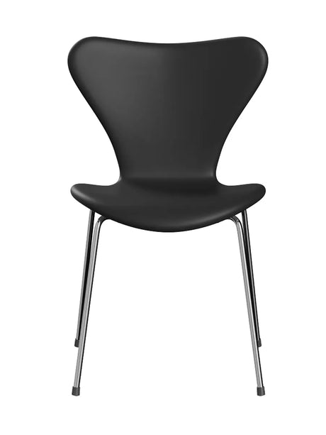3107 Serie 7, vollgepolstert von Arne Jacobsen - Soft Leder / Schwarz - Jacobsen Plus