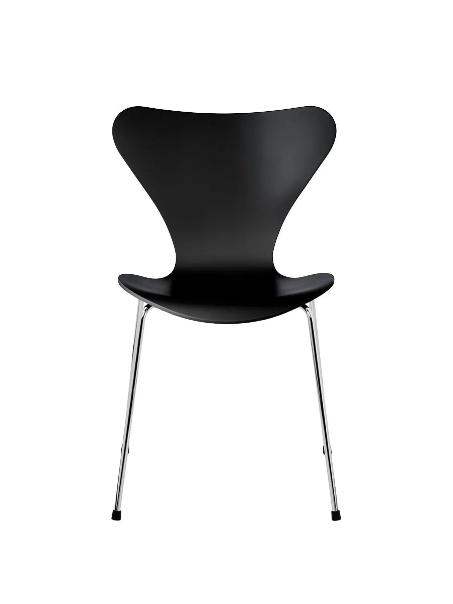 3107 Serie 7 Stuhl lackiert von Arne Jacobsen