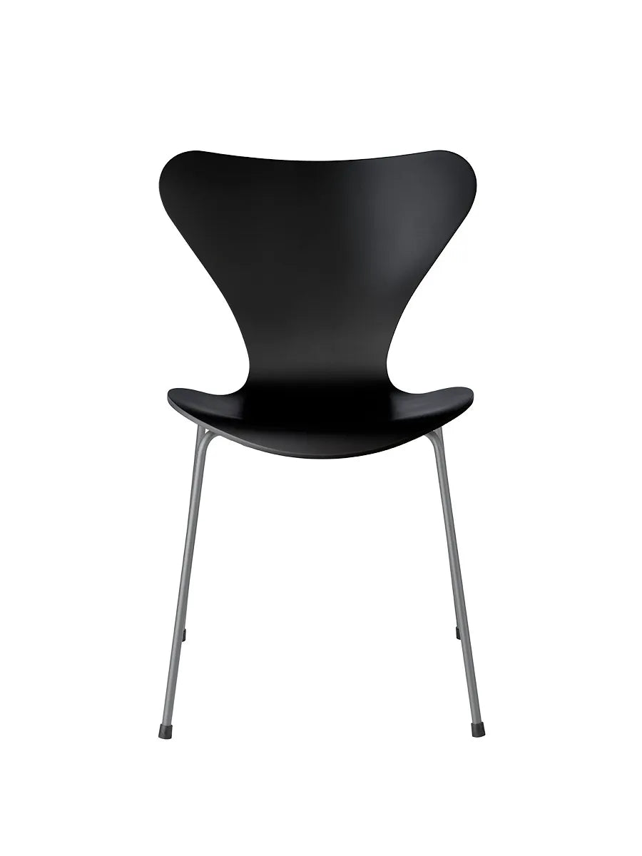 3107 Serie 7 Stuhl lackiert von Arne Jacobsen
