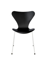 3107 Serie 7 Stuhl lackiert von Arne Jacobsen - Schwarz / Weiß - Jacobsen Plus