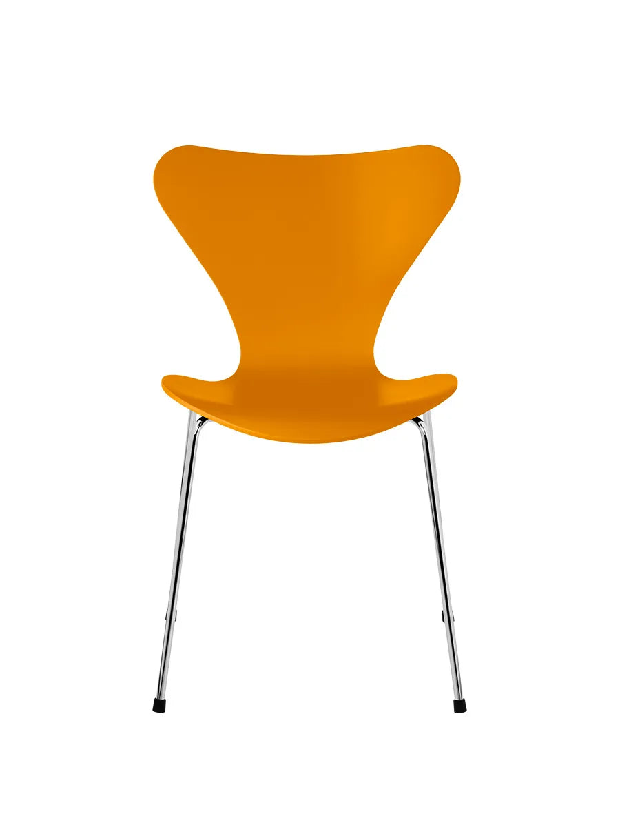 3107 Serie 7 Stuhl lackiert von Arne Jacobsen