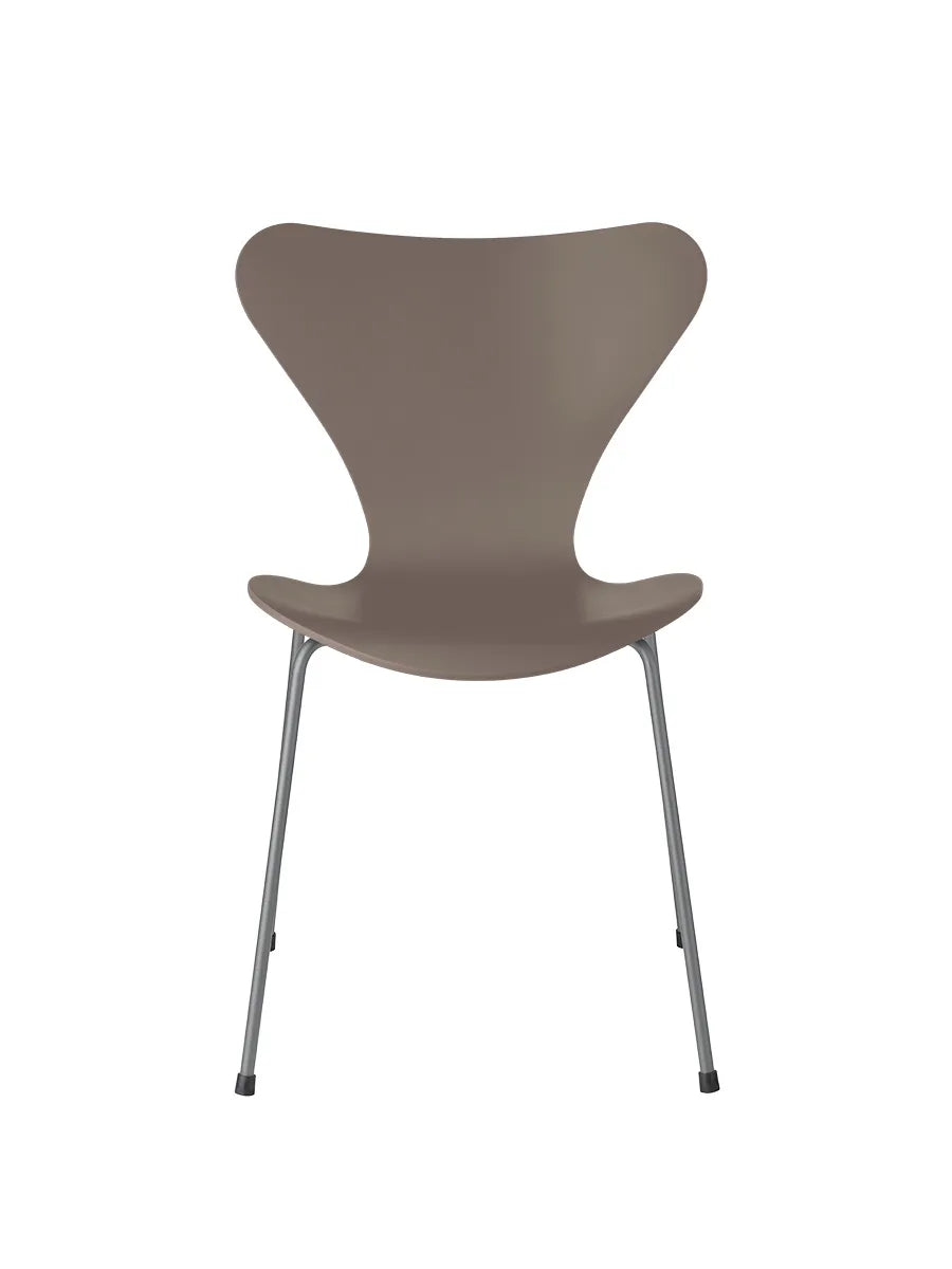 3107 Serie 7 Stuhl lackiert von Arne Jacobsen