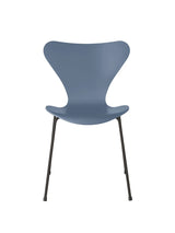 3107 Serie 7 Stuhl lackiert von Arne Jacobsen - Dusk Blue / Warmer Graphit - Jacobsen Plus