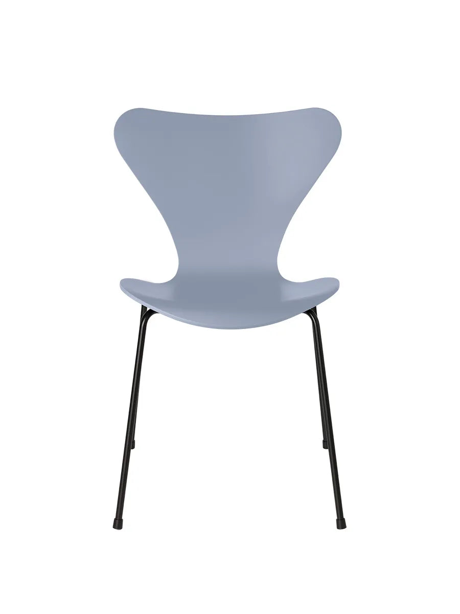 3107 Serie 7 Stuhl lackiert von Arne Jacobsen
