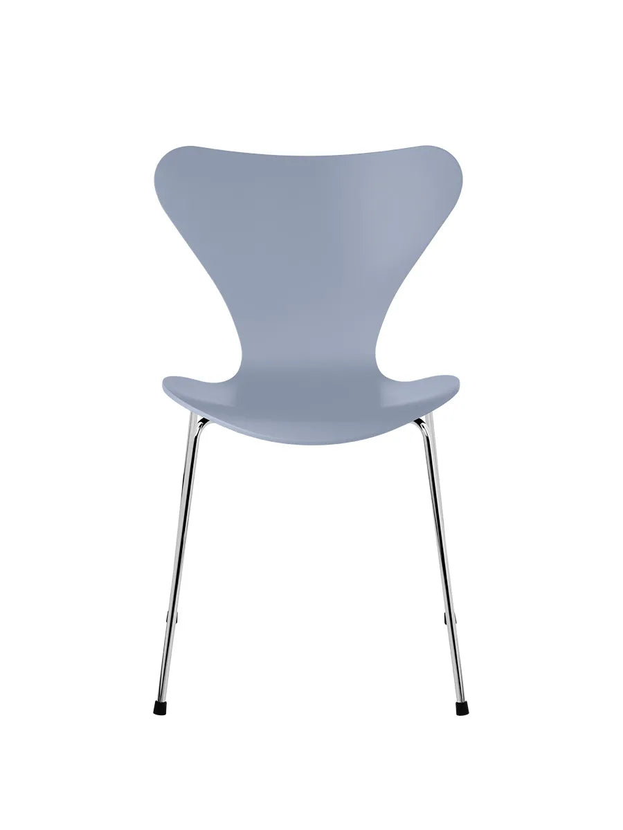 3107 Serie 7 Stuhl lackiert von Arne Jacobsen - Lavender Blue / Krom - Jacobsen Plus