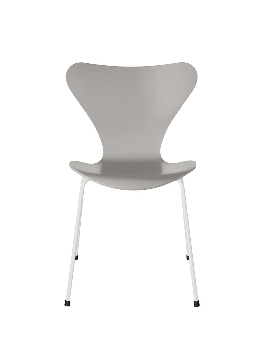 3107 Serie 7 Stuhl lackiert von Arne Jacobsen - Nine Grey / Weiß - Jacobsen Plus