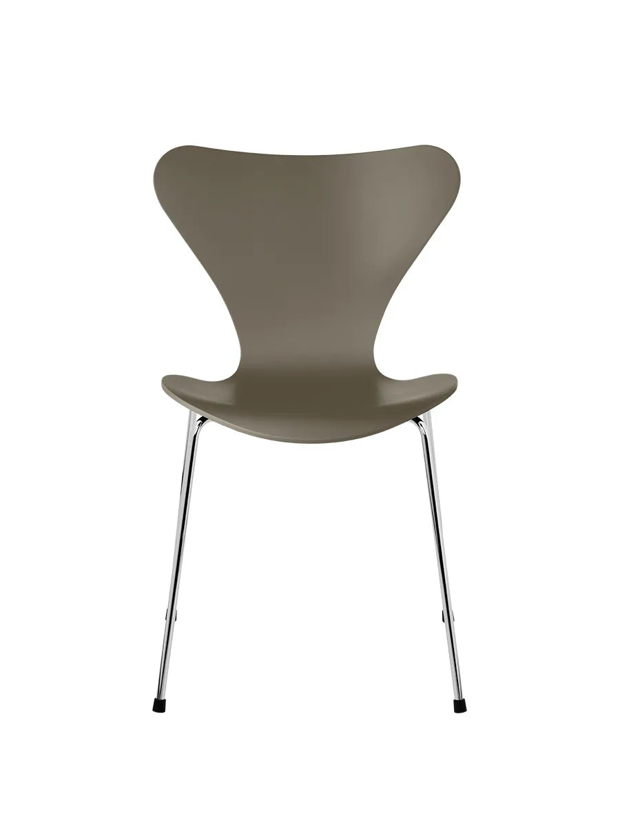 3107 Serie 7 Stuhl lackiert von Arne Jacobsen
