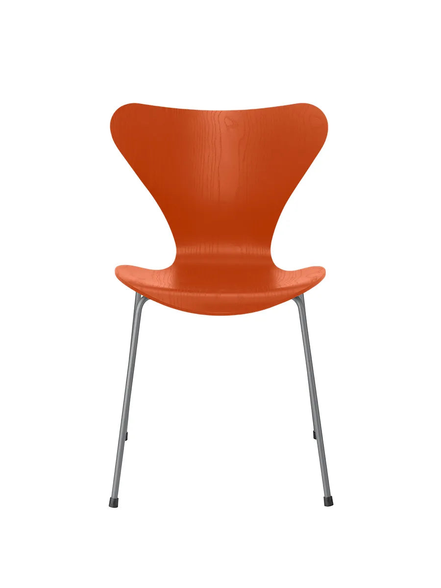 3107 Serie 7 stol i farvet ask af Arne Jacobsen - Paradise Orange / Silver Grey - Jacobsen Plus
