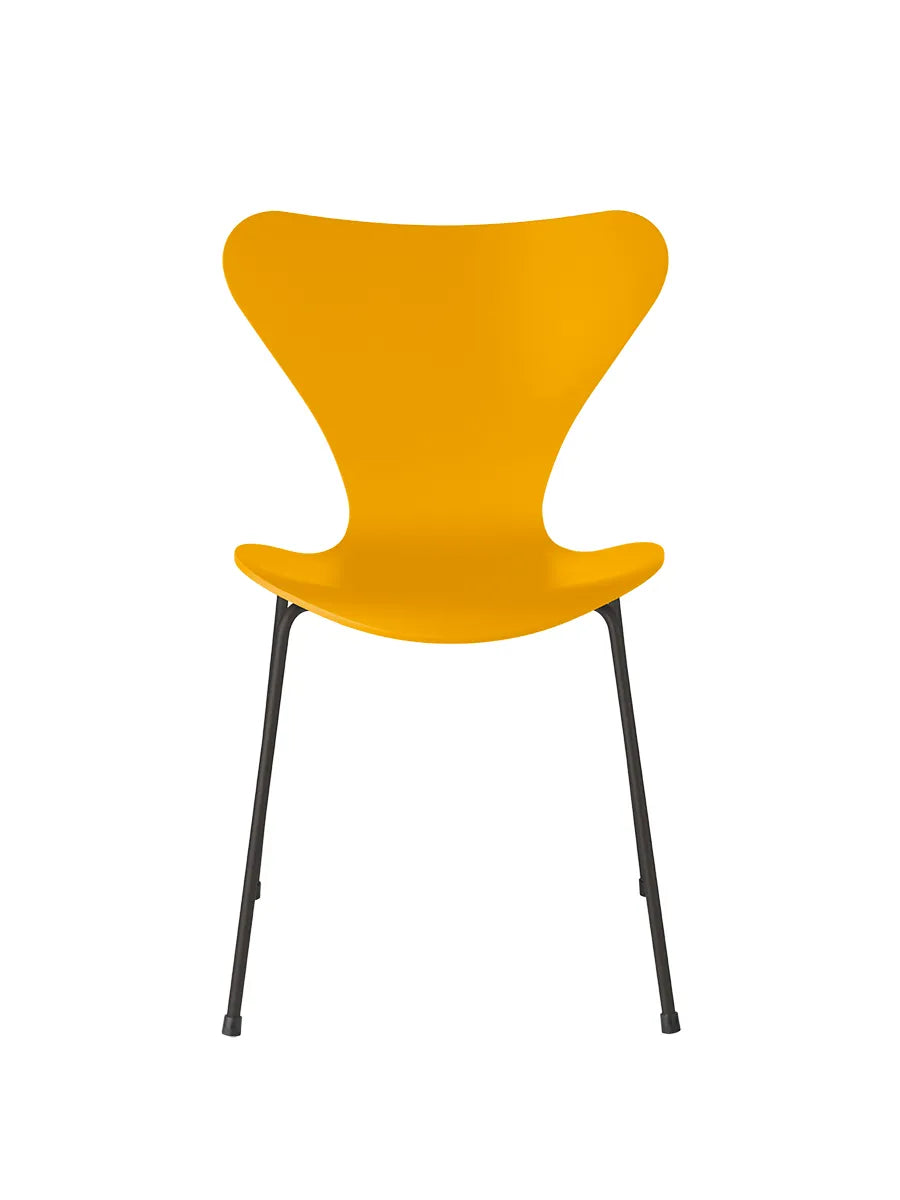3107 Serie 7 Stuhl lackiert von Arne Jacobsen