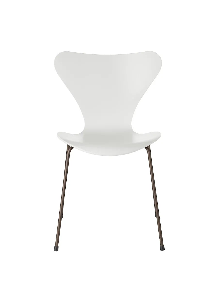 3107 Serie 7 Stuhl lackiert von Arne Jacobsen