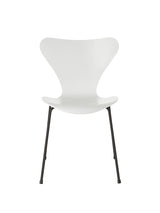3107 Serie 7 Stuhl lackiert von Arne Jacobsen - Weiß / Warmer Graphit - Jacobsen Plus