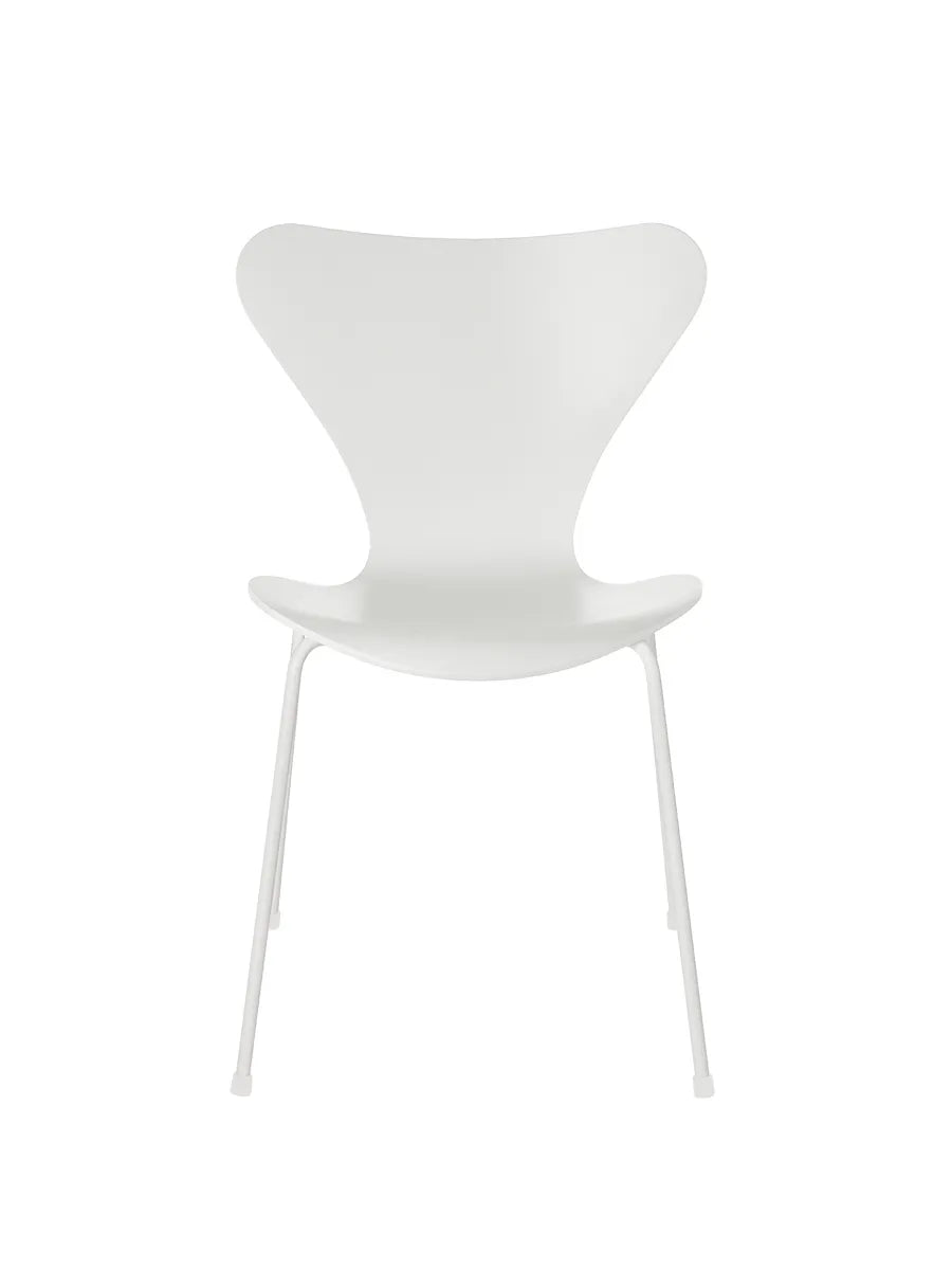 3107 Serie 7 Stuhl lackiert von Arne Jacobsen