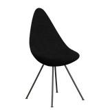 3110 Drop™ Stuhl, vollgepolstert - Braun Bronze von Arne Jacobsen - Hallingdal - 180 Charcoal - Jacobsen Plus