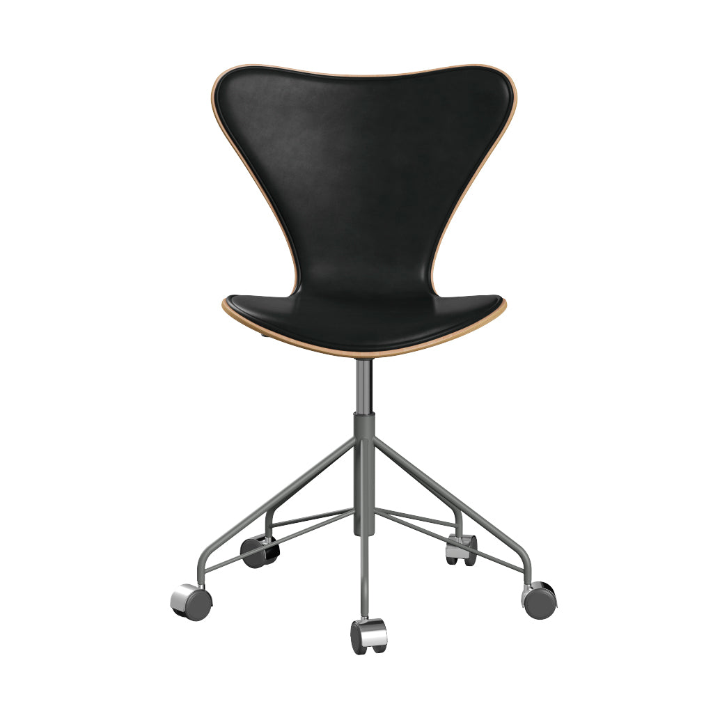 Fritz Hansen - 3117 kontorstol, naturfiner og forsidepolstret i Grace læder - Bøg - Sort læder - Silver Grey stel - Jacobsen Plus