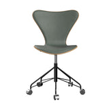 Fritz Hansen - 3117 kontorstol, naturfiner og forsidepolstret i Grace læder - Bøg - Concrete Grey læder - Sort stel - Jacobsen Plus