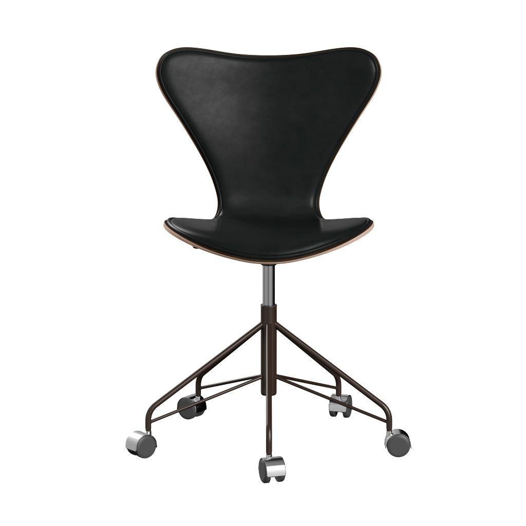 Fritz Hansen - 3117 kontorstol, naturfiner og forsidepolstret i Grace læder - Mørkbejdset eg- Sort læder - Brown Bronze stel - Jacobsen Plus
