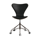 Fritz Hansen - 3117 kontorstol, naturfiner og forsidepolstret i Grace læder - Mørkbejdset eg- Sort læder - Brown Bronze stel - Jacobsen Plus
