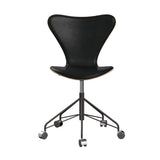 Fritz Hansen - 3117 kontorstol, naturfiner og forsidepolstret i Grace læder - Mørkbejdset eg- Sort læder - Warm Graphite stel - Jacobsen Plus