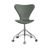 Fritz Hansen - 3117 kontorstol, naturfiner og forsidepolstret i Grace læder - Mørkbejdset eg - Concrete Grey læder - Krom stel - Jacobsen Plus