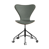 Fritz Hansen - 3117 kontorstol, naturfiner og forsidepolstret i Grace læder - Mørkbejdset eg- Concrete Grey læder - Sort stel - Jacobsen Plus