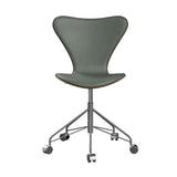 Fritz Hansen - 3117 kontorstol, naturfiner og forsidepolstret i Grace læder - Mørkbejdset eg - Concrete Grey læder - Silver Grey stel - Jacobsen Plus