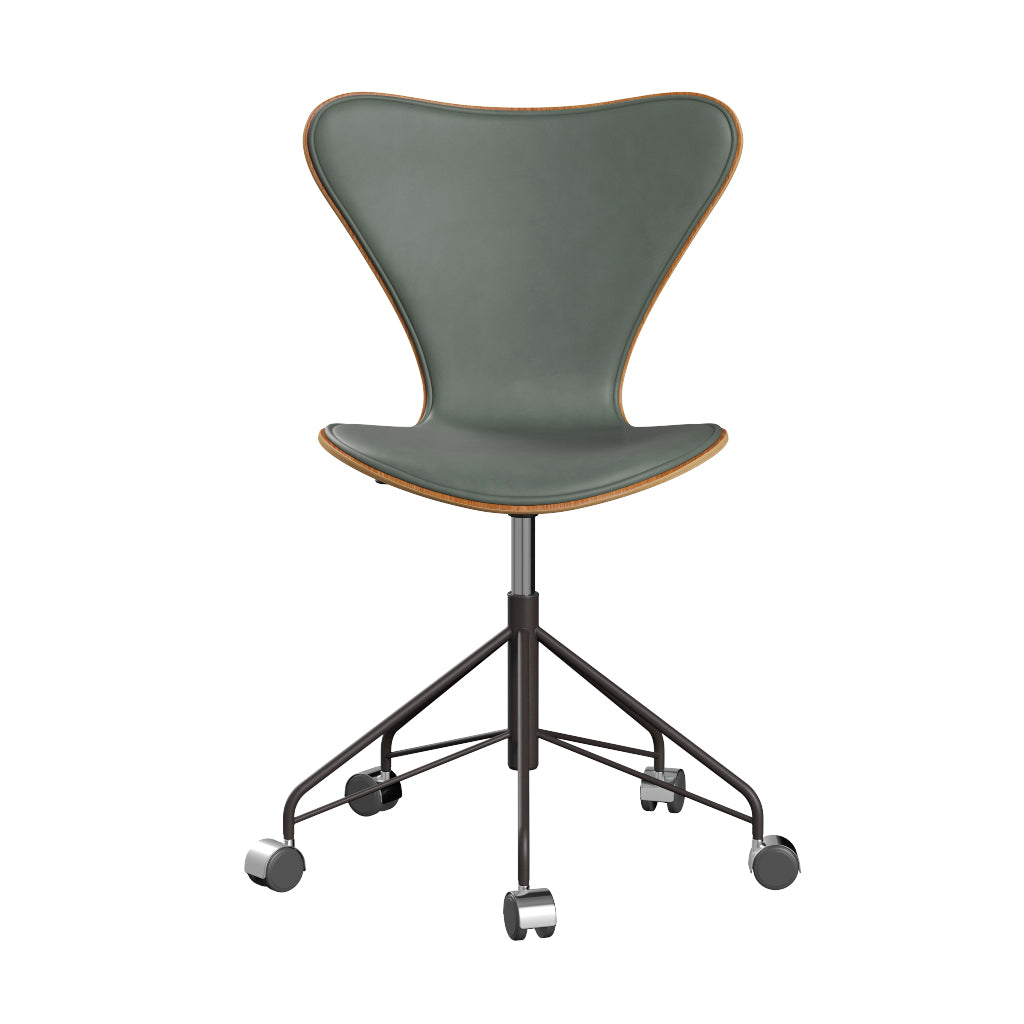 Fritz Hansen - 3117 kontorstol, naturfiner og forsidepolstret i Grace læder - Elm - Concrete Grey læder - Warm Graphite stel - Jacobsen Plus