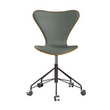 Fritz Hansen - 3117 kontorstol, naturfiner og forsidepolstret i Grace læder - Elm - Concrete Grey læder - Warm Graphite stel - Jacobsen Plus