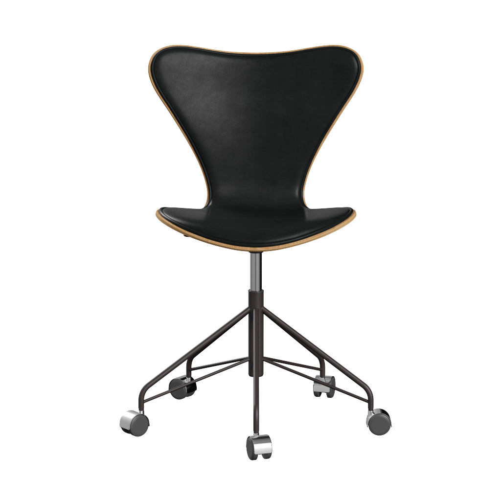 Fritz Hansen - 3117 kontorstol, naturfiner og forsidepolstret i Grace læder - Eg - Sort læder - Warm Graphite stel - Jacobsen Plus