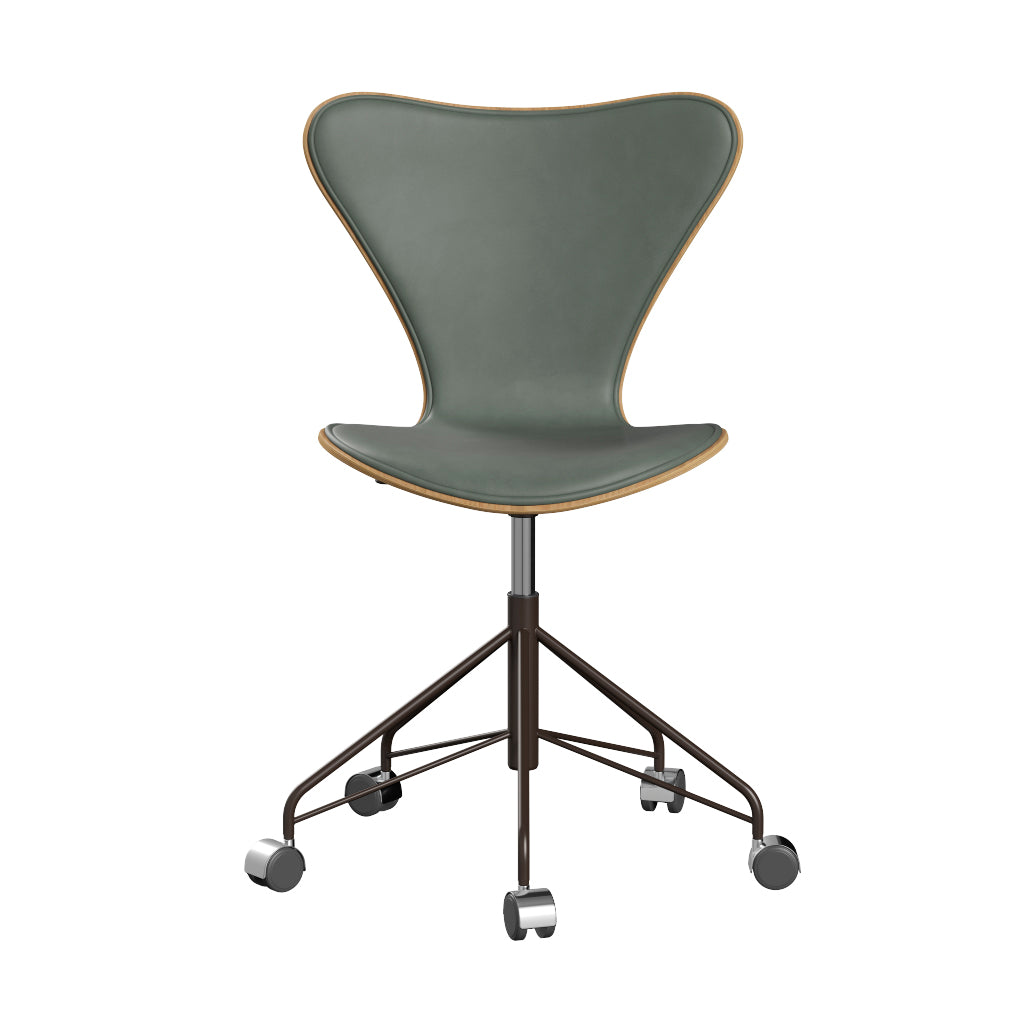 Fritz Hansen - 3117 kontorstol, naturfiner og forsidepolstret i Grace læder - Eg - Concrete Grey læder - Brown Bronze stel - Jacobsen Plus