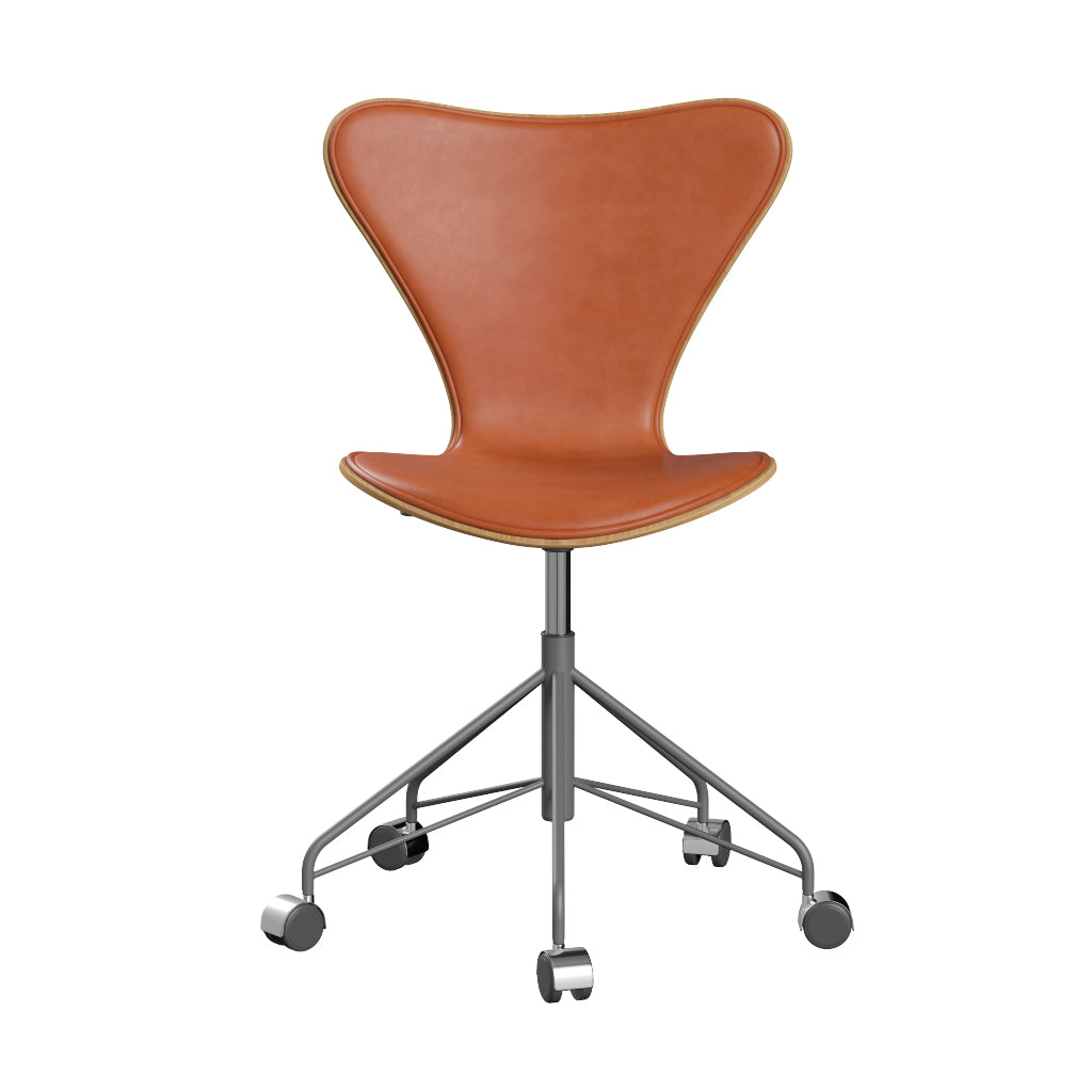Fritz Hansen - 3117 kontorstol, naturfiner og forsidepolstret i Grace læder - Eg - Valnød læder - Silver Grey stel - Jacobsen Plus