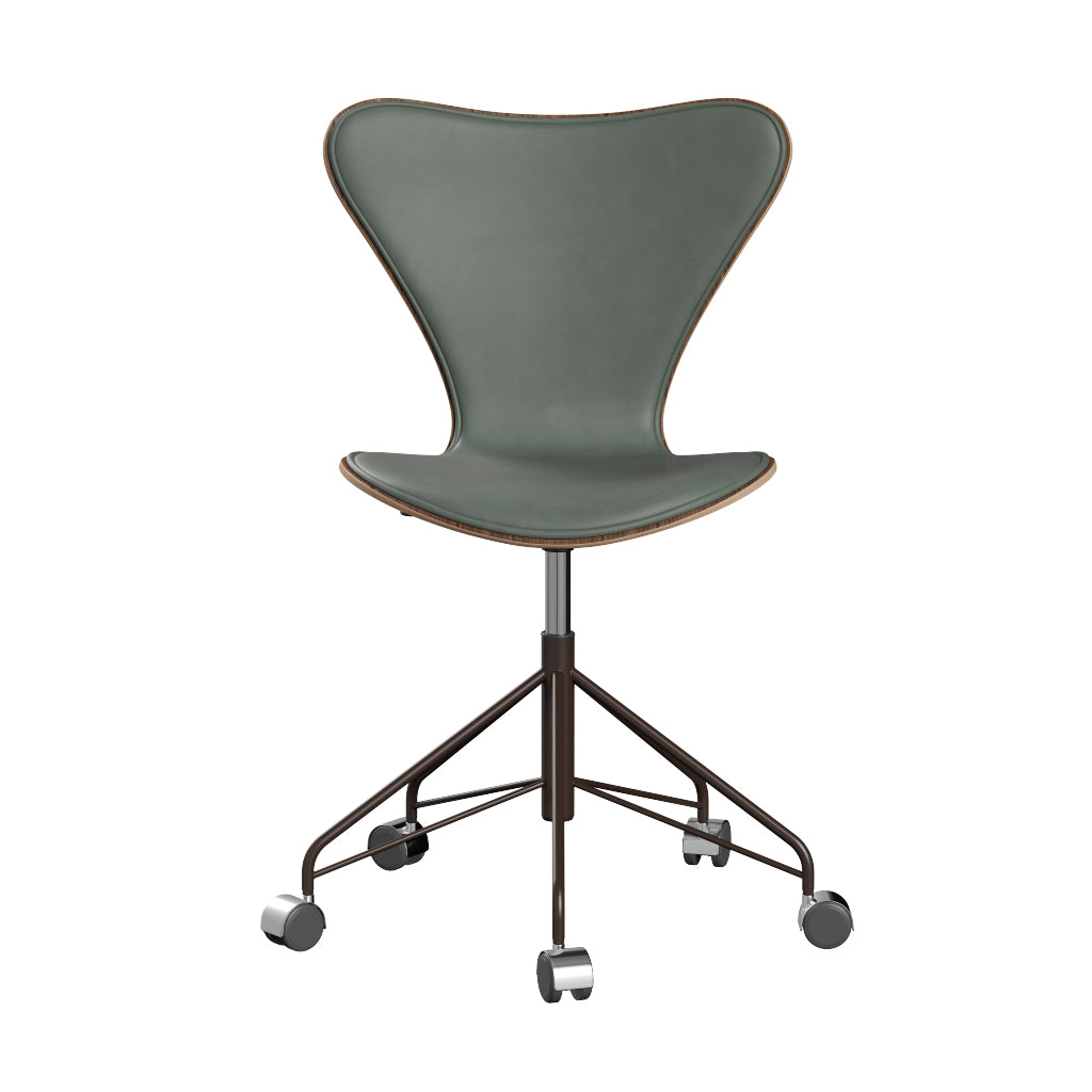 Fritz Hansen - 3117 kontorstol, naturfiner og forsidepolstret i Grace læder - Valnød - Concrete Grey læder - Brown Bronze stel - Jacobsen Plus