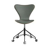 Fritz Hansen - 3117 kontorstol, naturfiner og forsidepolstret i Grace læder - Valnød - Concrete Grey læder - Sort stel - Jacobsen Plus